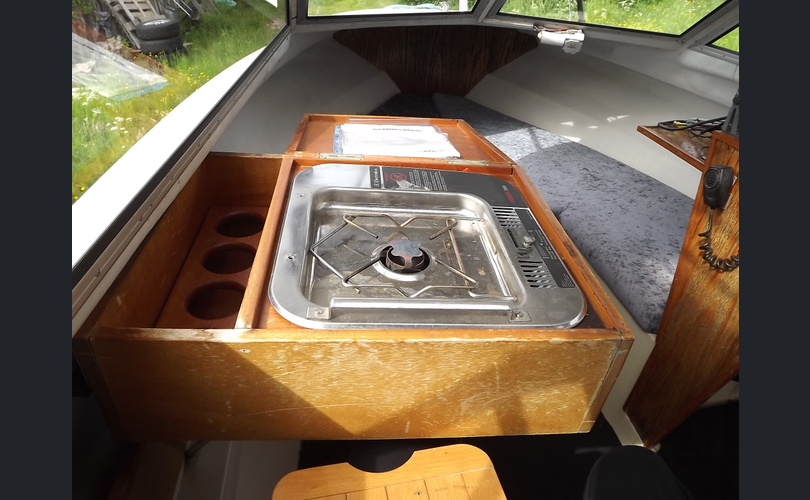 Delphin 565 cabin-kuva-7